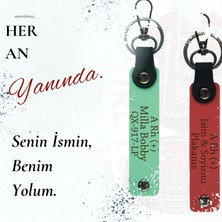Kül Gri-Kırmızı, Motorcu, Isim Plaka ve 0 Rh (-) Kan Grubu Yazılı Anlamlı Hediye 2'li Anahtarlık Set
