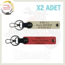 Nar Çiçeği-S Kahve, Hız Severlere Özel, Isim Plaka ve B Rh (+) Kan Grubu Yazılı Deri 2'li Anahtarlık