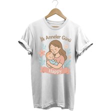 Ilk Anneler Günü Temalı Beyaz Özel Tasarım Kişiselleştirilebilir %100 Pamuk Kadın T-Shirt