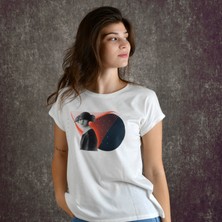 Staring Woman Kadın Baskılı T-Shirt