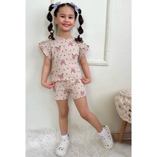 Pjkskt Kalp Fiyonk Desen Bej Fitilli Kumaş Fırfırlı Kollu Şortlu Kız Çocuk Kısa Kol Takım 7633-B