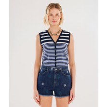 Nakış Detaylı Denim Şort