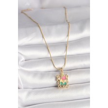 316L Çelik Gold Renk Renkli Zirkon Taşlı Kelebek Işlemeli Portre Model Kadın Kolye - Bamido