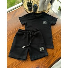 Siyah Tişört ve Şort Takım