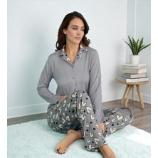 Gri Düğmeli Klasik Yaka Üst&kalpli Desenli Alt Pijama Takımı - Rahat ve Şık Gece Kıyafeti 14300-8