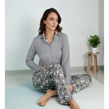 Gri Düğmeli Klasik Yaka Üst&kalpli Desenli Alt Pijama Takımı - Rahat ve Şık Gece Kıyafeti 14300-8