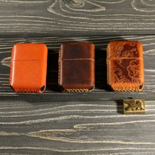 El Yapımı Hediyelik Deri Kaplamalı Metal Benzinli Çakmak – Kişiye Özel, Hediye Kutulu Premium Kalite – El Dikişi ile Hazırlandı