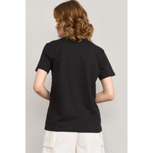 Çetinkaya Fithit 8484 Bayan Bisiklet Yaka 30/1 Compact Penye Süprem Baskılı T-Shirt Siyah