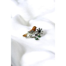 Metal Dal Üzerinde Kuş Figürlü Broş