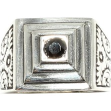 Nusret Takı 925 Ayar Gümüş Oniks Taşlı Piramit Modeli Erkek Yüzük