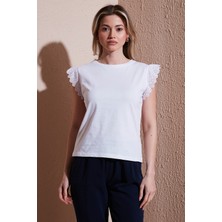 Fashion Friends  Pamuk Standart Fit Güpürlü Kol Bisiklet Yaka T Shirt Bayan T Shirt 25Y0544K1