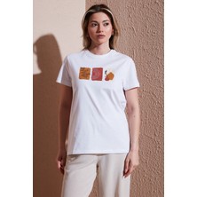 Fashion Friends Baskılı  Pamuk Regular Fit Bisiklet Yaka T Shirt Bayan T Shirt 25Y0300K1