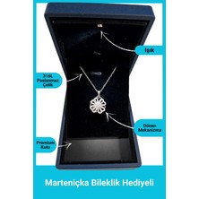 Kuşkaya Ticaret Işıklı Premium Kutuda | Dönen Yonca Kolye | Gümüş Renk | 14 Şubat Sevgililer Günü Hediyesi