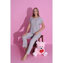 Mlale Gri Fitilli Ince Raporlu Kumaş Kol ve Paça Dantelli Kısa Kollu Bayan Pijama Takımı 4059-G
