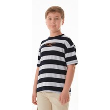 Çizgili Yazı Nakışlı Erkek Çocuk Tişört