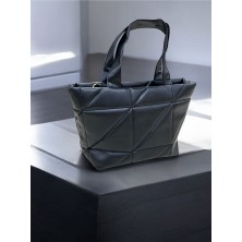 Kadın El Ve Omuz Çantası Yeni Sezon  Deri  En:30cm  Yükseklık:30cm