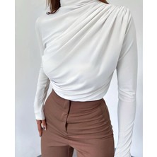 Beyaz Uzun Kollu Büzgülü Bluz