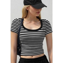 Teenage Millionaire Kadın Kalın Çizgili Siyah-Beyaz U Yaka Kısa Kollu Fitilli Kaşkorse Body T-Shirt