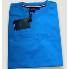 Göğüsde Elyazısı Logolu T-Shirt