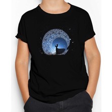 Woman Watching The Stars In The Sky Siyah Çocuk Tişört