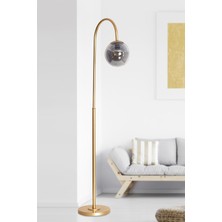 Mediterian Modern sarı metal gövdeli şık yer lambası, füme cam detaylı, yüksekliği 151-200 cm