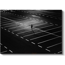 Yalnızlık - Boş Otoparkta Tek Figür Kanvas Tablo