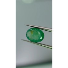 1.32 ct 8x6.3 mm Oval Natural Emerald Zambia