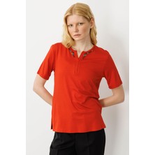 Desen Triko Kadın Açma Yaka Nakış Işlemeli T-Shirt Oranj