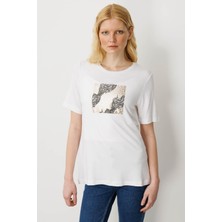 Desen Triko Kadın Sıfır Yaka Önü Taş Baskılı Penye T-Shirt Ekru
