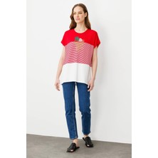 Desen Triko Kadın Sıfır Yaka Önü Taşlı Penye T-Shirt Kırmızı