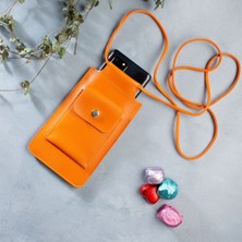 Vegan Deri Askılı Telefon Çantası – Iphone 16 ve Tüm Modellerle Uyumlu, Minimal Cepli Günlük Çanta (Krem, Siyah, Kahve, Sarı, Kırmızı, Turuncu, Mavi, Lila, Beyaz)