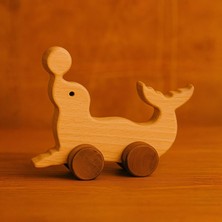 Alg Wood Ahşap El Yapımı Doğal Montessori Yunus Balığı Tekerlekli Oyuncak - 5053
