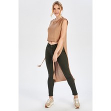 Peraluna Arkası Uzun Kemerli Kolsuz Bluz - KAMEL