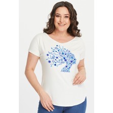 Büyük Beden Mavi Çiçekli Silüet Baskılı Geniş V Yaka Kısa Kol Oval Yırtmaç Bluz