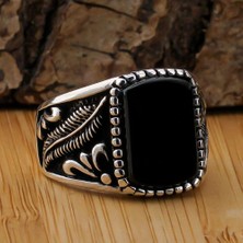 Siyah Oniks Taşlı Kuş Tuyu Motifli Gümüş Erkek Yüzük