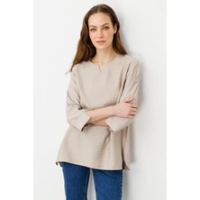 Desen Triko Kadın Yakası Kolu ve Eteği Yırtmaçlı Bluz Bej