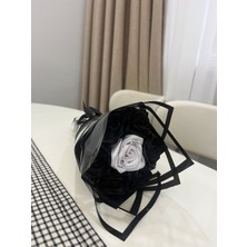 Siyah Beyaz Solmayan Gül Buketi