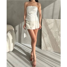 Straplez Beli Toka Detaylı Crep Bluz