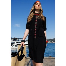 Kadın Sıfır Yaka Önü Nakışlı Elbise Siyah