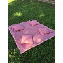 Kırmızı Pötikareli Piknik Örtüsü 160 x 160 cm  ve 4 Adet Piknik Minderi 40 x 40 cm  Piknik Seti