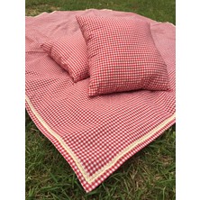 Kırmızı Pötikareli Piknik Örtüsü 160 x 160 cm  ve 4 Adet Piknik Minderi 40 x 40 cm  Piknik Seti