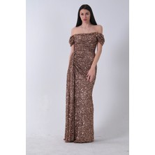 Feminist Bakır Kadın Omzu Açık Payetli Yırtmaçlı Uzun Abiye Elbise 9705544.231