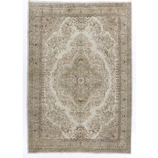 225 x 322  cm  Nötr Renklerde El Dokuma Anadolu Halısı. Eski Uşak Halı