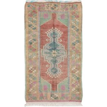 85 x 140  cm  Yumuşak Kırmızı, Yeşil, Pembe, Mor Renklerde Eski Türk Dağılım Halısı