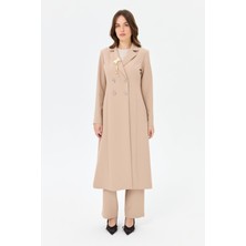 Broşlu Kruvaze Uzun Ceketli Takım  Vizon