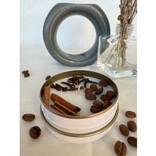 Vanilya & Tarçın Aromalı Soya Mumu Çubuk Tarçın, Kahve Çekirdeği ve Karanfil Süslemeli