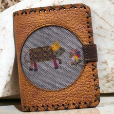 El Yapımı Kadın Cüzdan Vegan Deri Inek ve Çiçek Görselli Hardal Renk