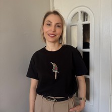Kuş Desenli Taş Detaylı Basic T-Shirt