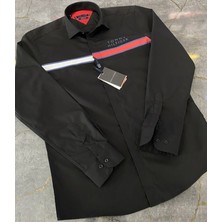 Göğüsde Bayrak Şeritli Dar Kesim Siyah Gömlek