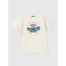 Benetton Erkek Çocuk Ekru Baskılı Tshirt 1-6 Yaş Kısa Kol Günlük Stil Grafik Desenli